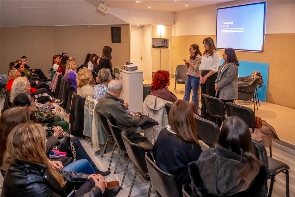 Jun&iacute;n: El Municipio llev&oacute; a cabo un cine debate en el MUMA para concientizar sobre la violencia de g&eacute;nero