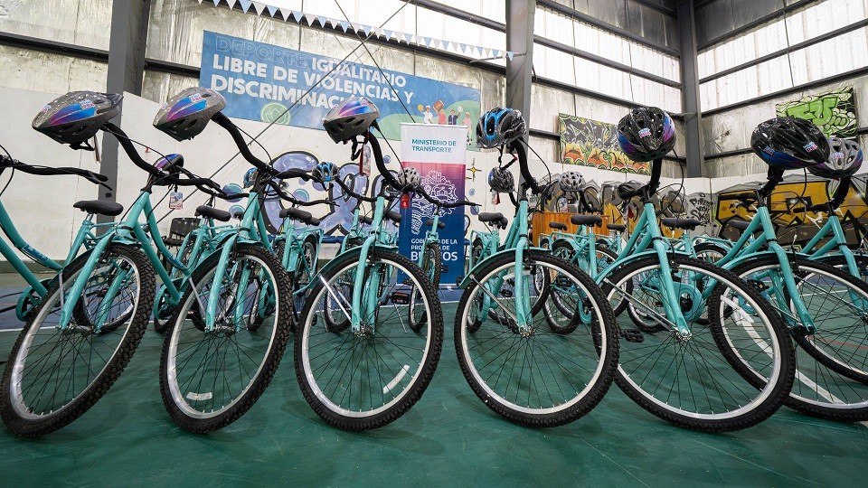 Moreno: La Municipalidad incorpor&oacute; bicicletas y cascos para fortalecer tareas de prevenci&oacute;n y turismo