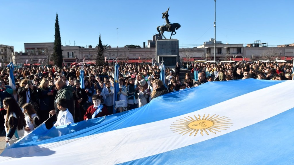 Luj&aacute;n: El Municipio invita a participar del acto por el D&iacute;a de la Bandera