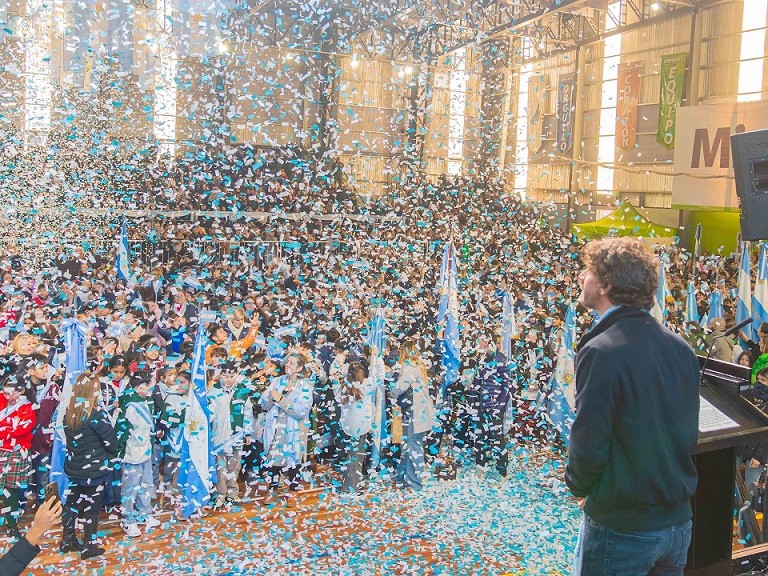 San Fernando: Juan Andreotti tom&oacute; a miles de chicos su promesa de lealtad a la Bandera
