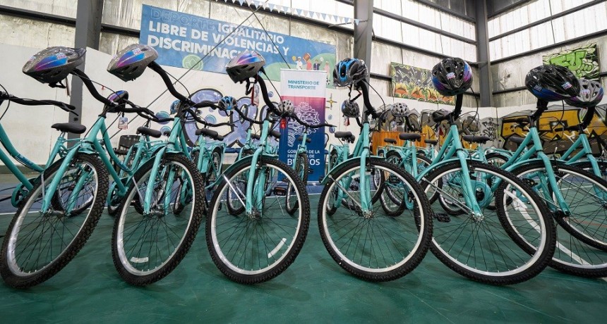 Moreno: La Municipalidad incorpor&oacute; bicicletas y cascos para fortalecer tareas de prevenci&oacute;n y turismo