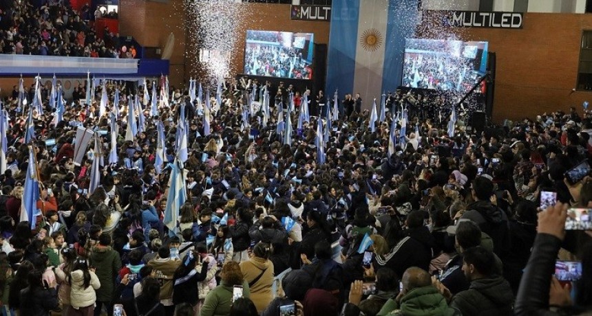 San Mart&iacute;n: M&aacute;s de 5.000 ni&ntilde;as y ni&ntilde;os prometieron lealtad a la bandera