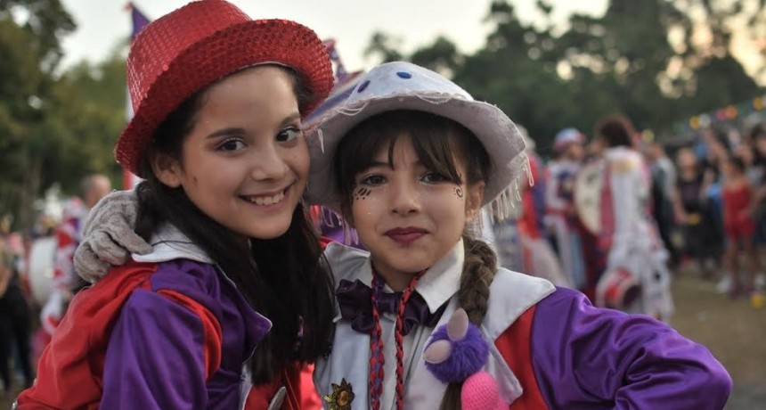 Ituzaingó: El carnaval sigue visitando las plaza del distrito 