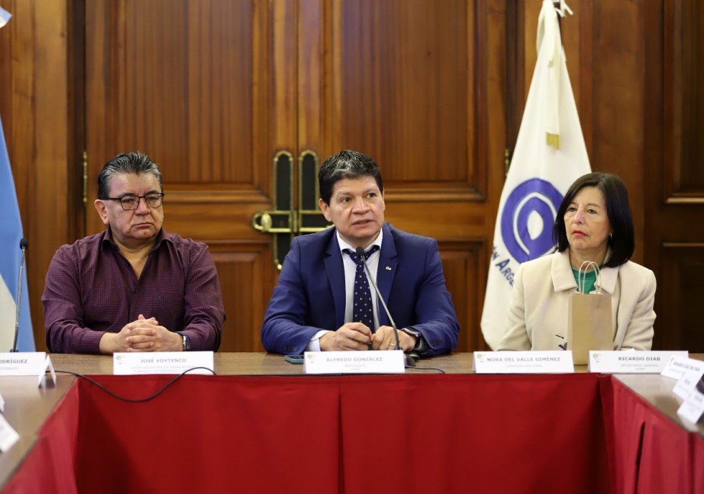CAME, UATRE y senadora nacional presentaron proyecto de ley para compatibilizar planes sociales y empleo registrado