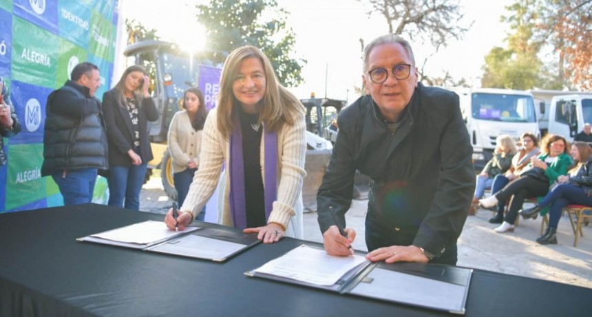 Ituzaingó: Descalzo firmó la adhesión al programa Municipios por la Igualdad 