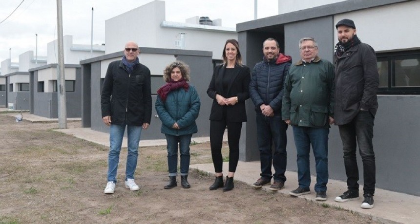La Provincia avanza en la construcción de 138 viviendas en Baradero y Salto