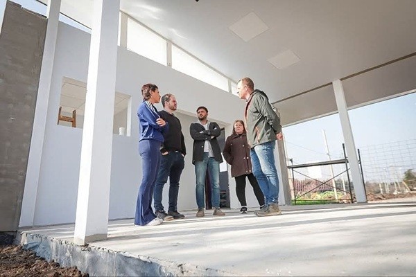 Quilmes: Mendoza recorrió el avance de la construcción del nuevo edificio del CEF N° 190 