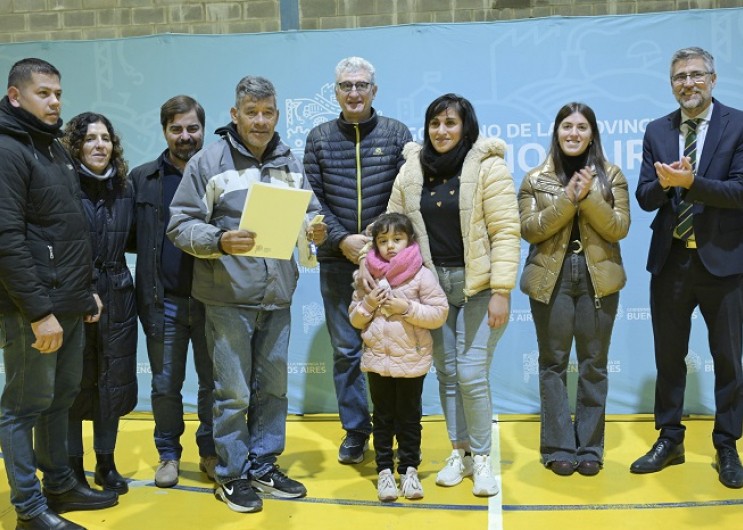 La Provincia entregó viviendas y escrituras gratuitas a familias de Villa Gesell