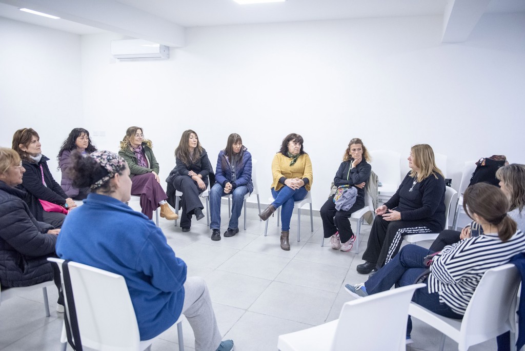 Campana: Comenzó un nuevo taller gratuito para +40 Arteterapia