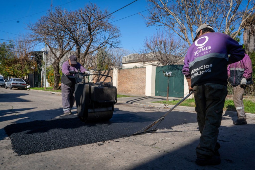 Quilmes: El Municipio continúa avanzando con las obras del Plan Integral de Bacheo