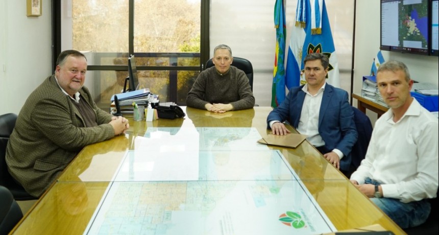 E. Echeverría: Gray se reunió con representantes de las defensorías judiciales 