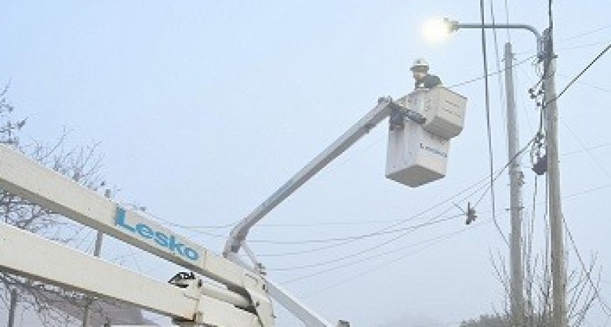 E. Echeverría: El Municipio continua con la instalación y remplazo de iluminarias led en el distrito
