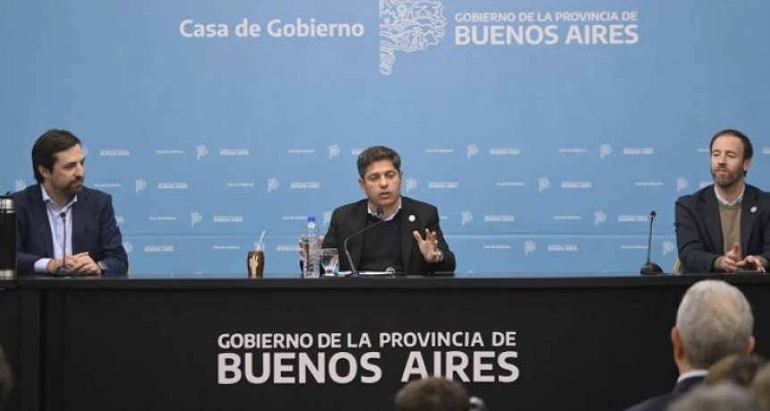 Kicillof entregó equipamiento informático para hospitales provinciales y municipales