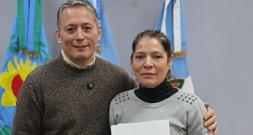 E. Echeverría: Gray entregó actas de bien de familia a vecinos del distrito 