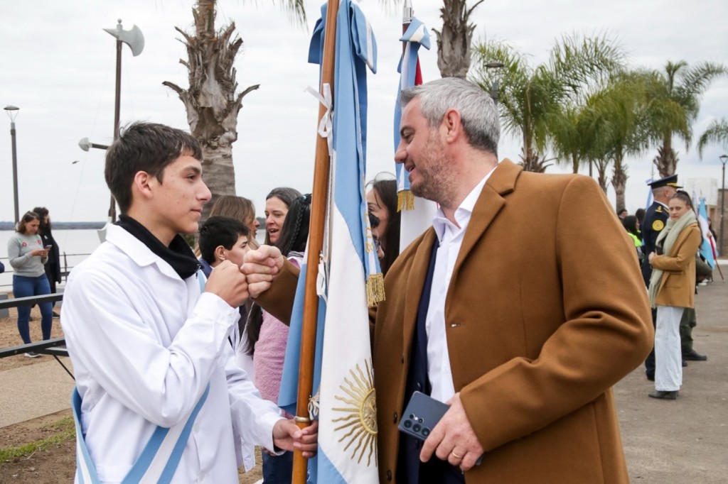 Col&oacute;n (ER): La ciudad conmemor&oacute; el 210&ordm; aniversario de la Declaraci&oacute;n de la Independencia Argentina