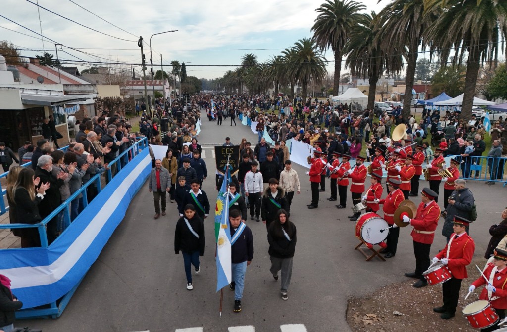 Luj&aacute;n: La Municipalidad celebr&oacute; el D&iacute;a de la Independencia con el tradicional desfile patrio en J&aacute;uregui