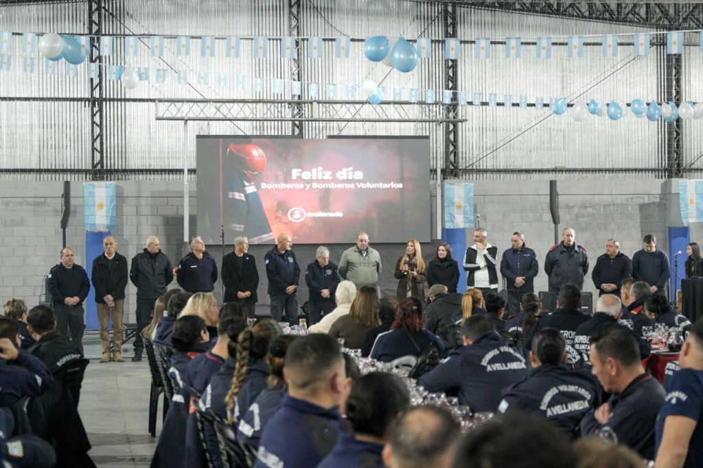 Avellaneda: Ferraresi junto a Sierra participaron del homenaje a los bomberos del distrito 