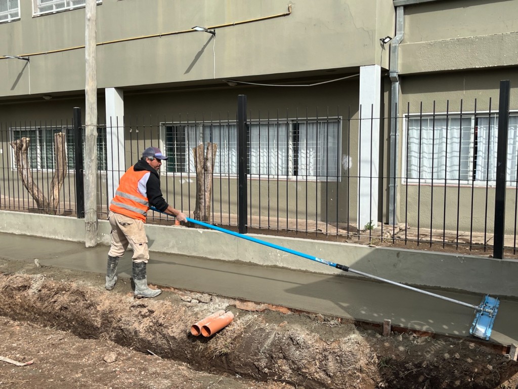 Luj&aacute;n: El Municipio avanza con obras de infraestructura en la Escuela Primaria N&deg; 15
