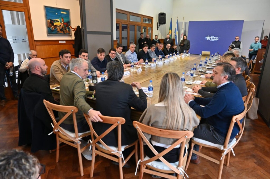 Chivilcoy: El Municipio entreg&oacute; subsidios a 31 instituciones deportivas