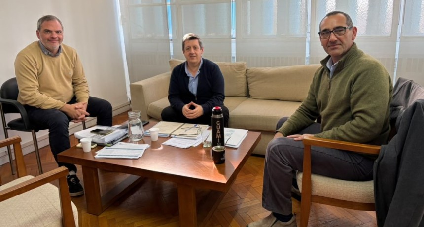 Azul: Avanzan las gestiones por el nuevo puente y obras h&iacute;dricas