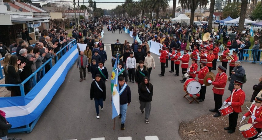 Luj&aacute;n: La Municipalidad celebr&oacute; el D&iacute;a de la Independencia con el tradicional desfile patrio en J&aacute;uregui