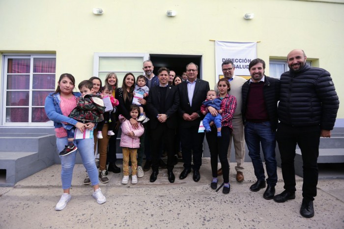 Axel Kicillof y Nicolás Kreplak visitaron un vacunatorio y obras en el hospital Rivadavia