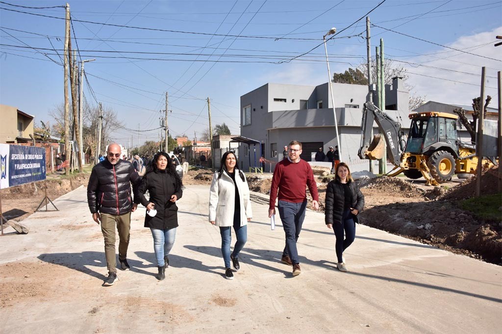 Malvinas Argentinas: Noe Correa visitó el avance de obra de la calle Brasil