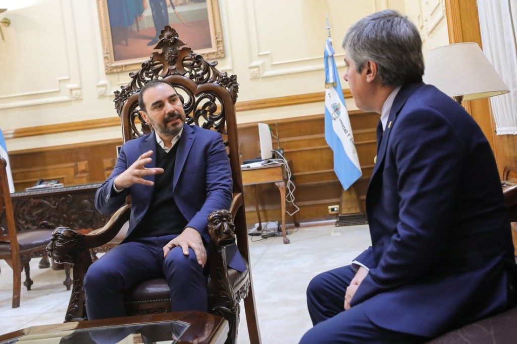Corrientes: El Gobernador recibió al rector de la UNNE en su despacho privado