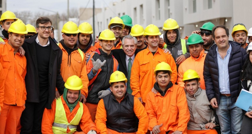 El Presidente recorrió viviendas en construcción del programa Procrear II en Morón