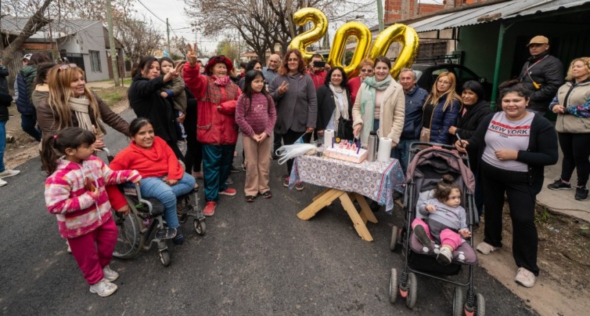Moreno: Mariel Fernández celebró 200 cuadras de asfalto en el distrito 