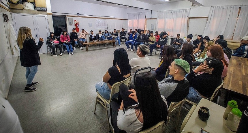 Moreno: Avanza la campaña preventiva de consumo en las Escuelas Secundarias 