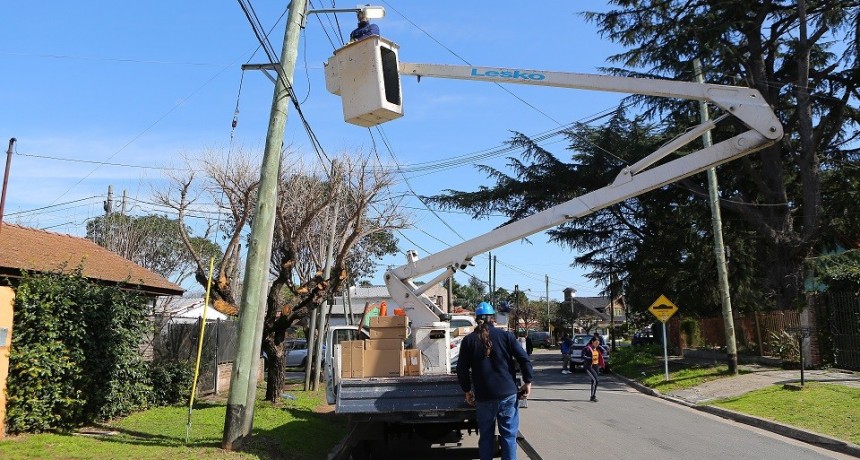 E. Echeverría: Avanza la instalación de 11.000 luminarias led en el distrito  