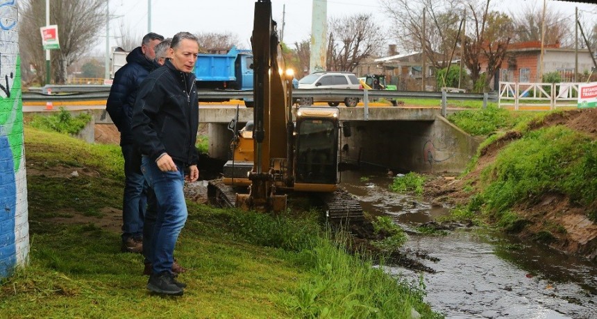 E. Echeverría: Gray supervisó la obra de limpieza y saneamiento del arroyo Ortega 