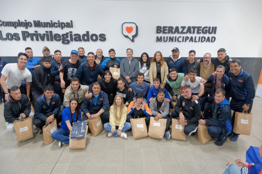 Berazategui: El Municipio entregó elementos deportivos a clubes del distrito 