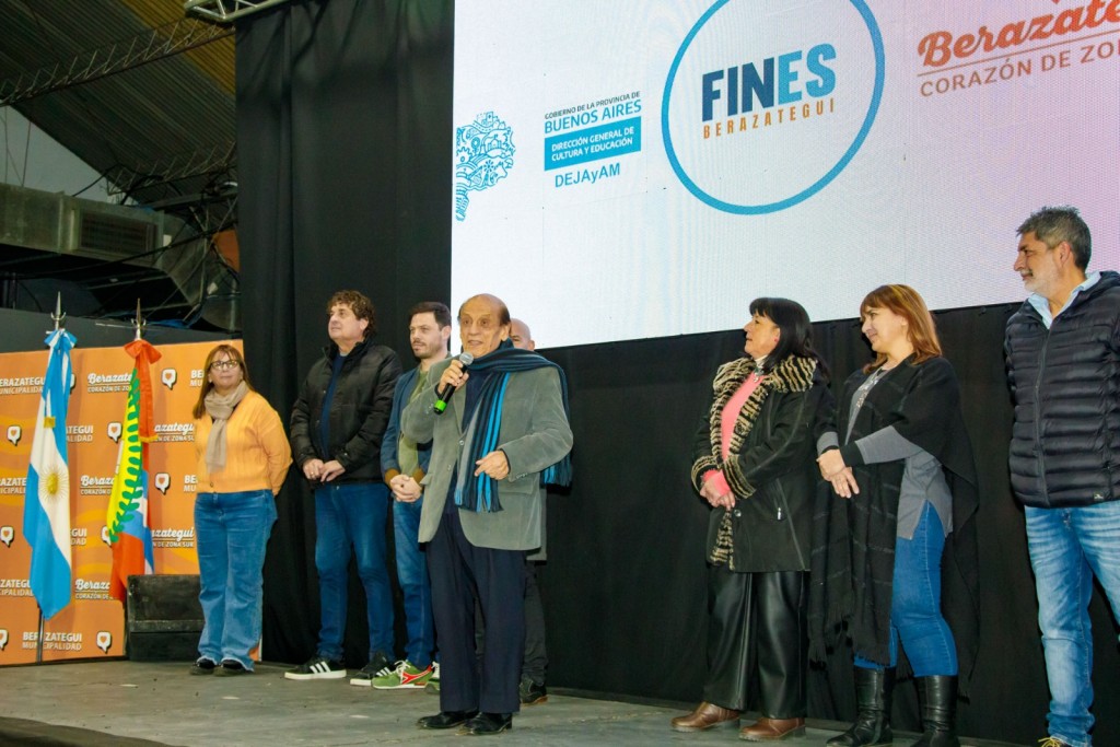 Berazategui: Más de 200 nuevos graduados del Programa FinEs 