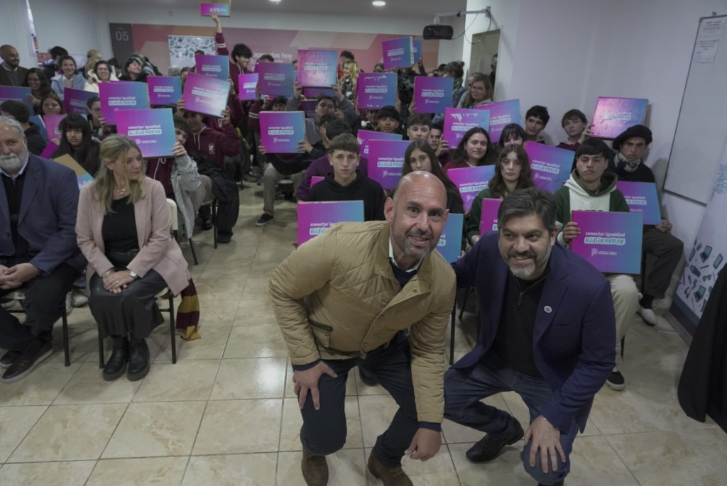 Baradero: Sanzio entregó netbooks e inauguró una nueva aula en el Centro Universitario