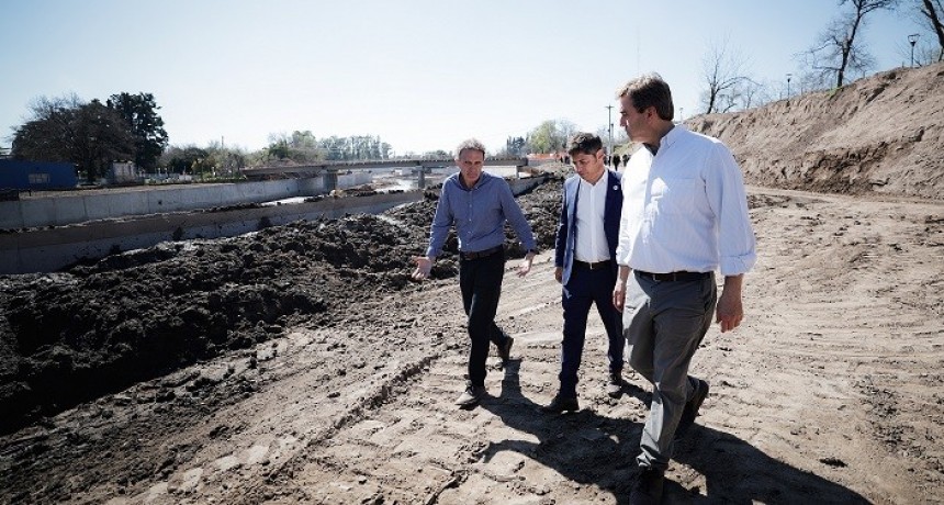Kicillof recorrió obras hidráulicas en los municipios de Luján y Mercedes