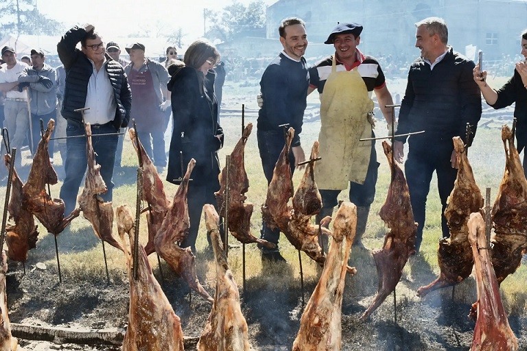 Corrientes: Vald&eacute;s destac&oacute; la producci&oacute;n y el potencial tur&iacute;stico de la Fiesta del Cordero Lome&ntilde;o