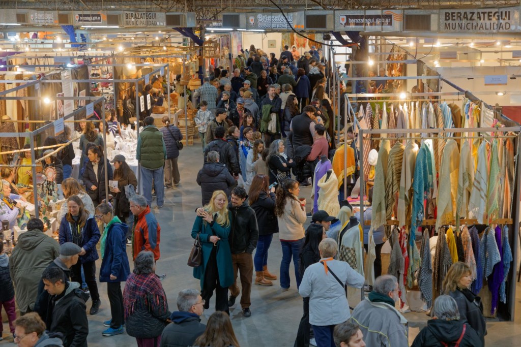 Berazategui: M&aacute;s de 40 mil personas disfrutaron la 19&deg; Feria Nacional Artesan&iacute;as