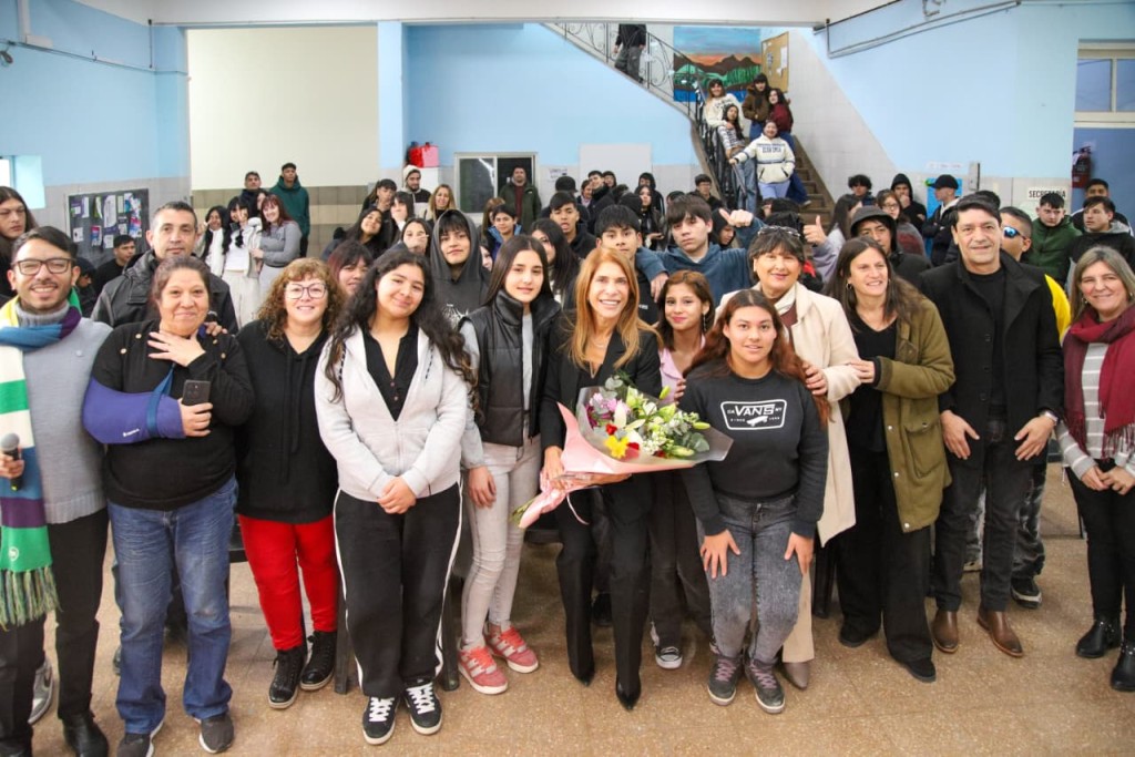 Avellaneda: Magdalena Sierra recorri&oacute; esta segunda etapa de mejoras de la Secundaria N&deg;6