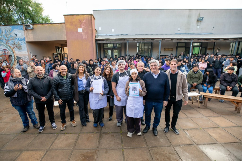 Berazategui: La Escuela Agraria N&deg; 1 recibi&oacute; la habilitaci&oacute;n para vender sus productos alimenticios en toda la Provincia