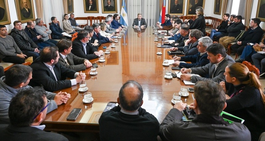 Entre R&iacute;os: Frigerio reuni&oacute; a intendentes y funcionarios para coordinar acciones ante el fen&oacute;meno de El Ni&ntilde;o