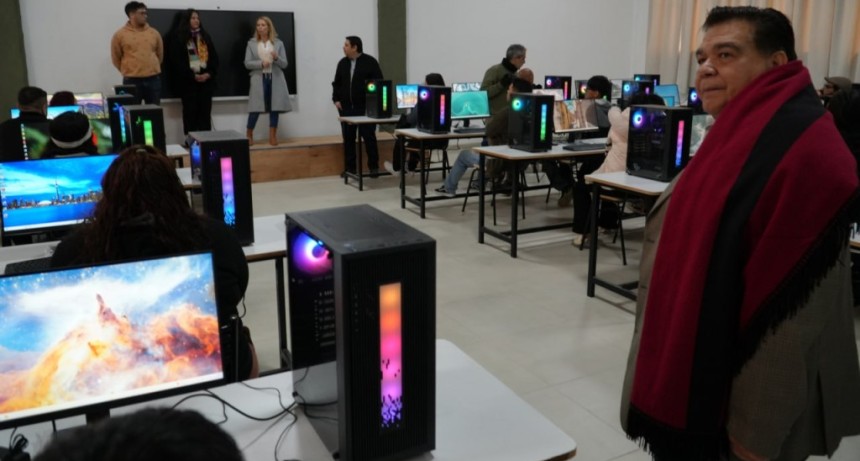 Mario Ishii acompa&ntilde;&oacute; el inicio de clases de la UTN en el Polo Universitario Internacional de Jos&eacute; C. Paz