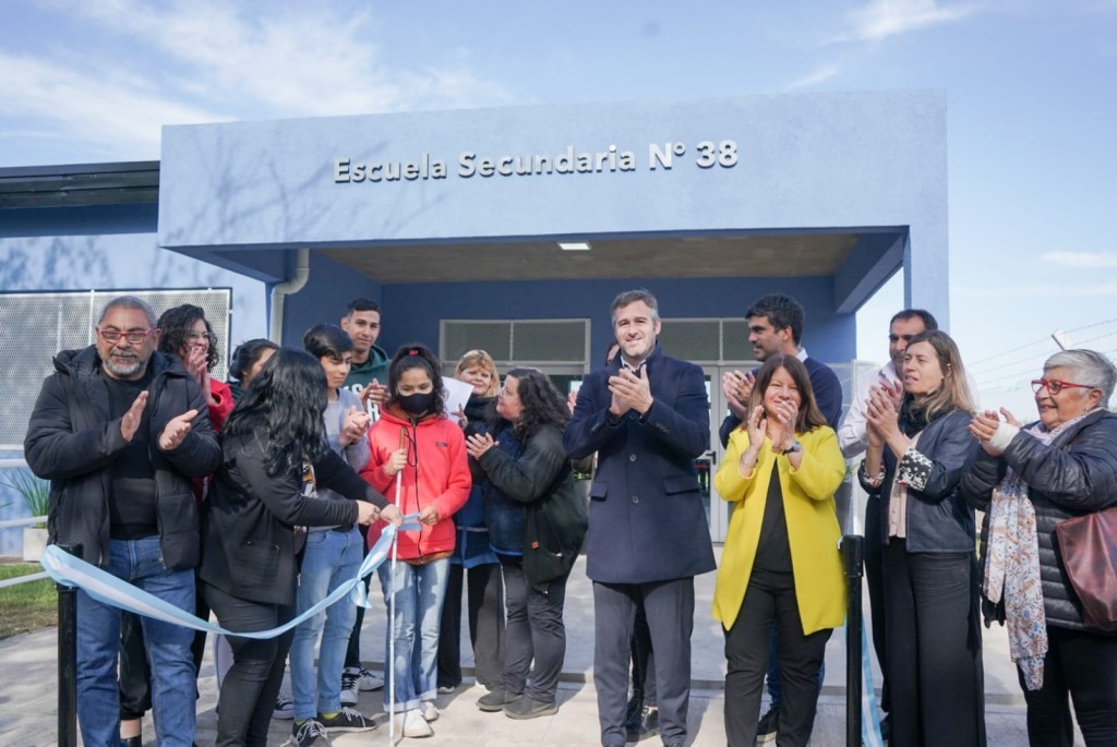 Pilar: Federico Achával inauguró la Escuela Secundaria N°38