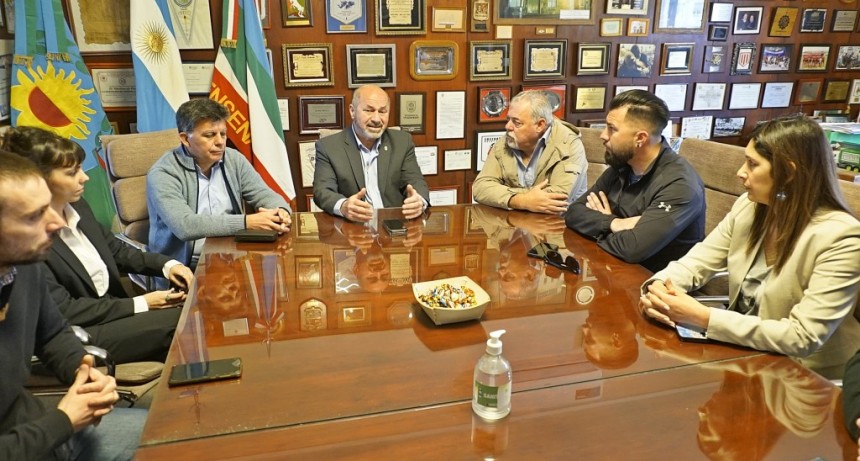 Ensenada: El Intendente anunció un aumento para trabajadores municipales