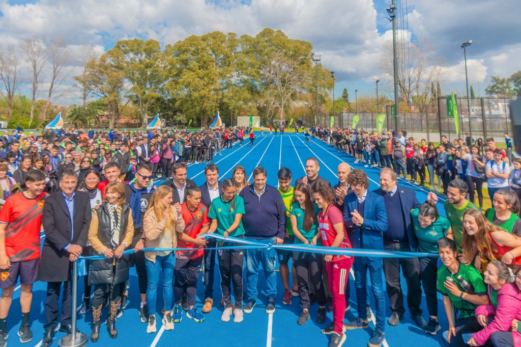 San Fernando: Juan Andreotti inauguró la nueva Pista de Atletismo junto a la Universidad de Luján