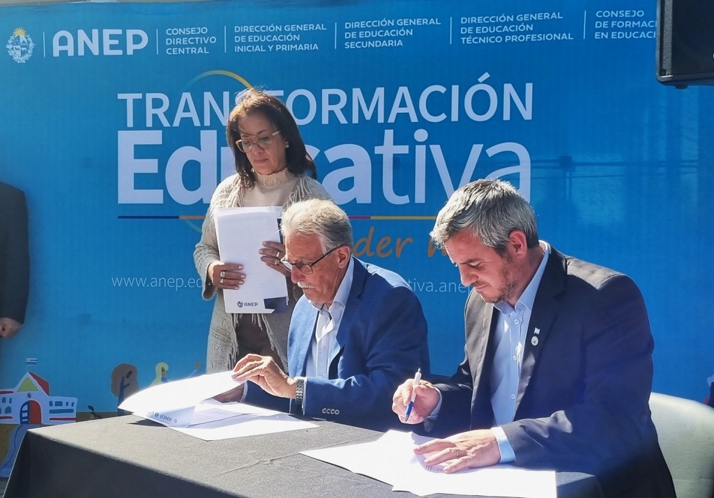 Colón (ER): José Luis Walser firmó un convenio marco de cooperación con la Dirección General de Educación Técnico Profesional de Uruguay