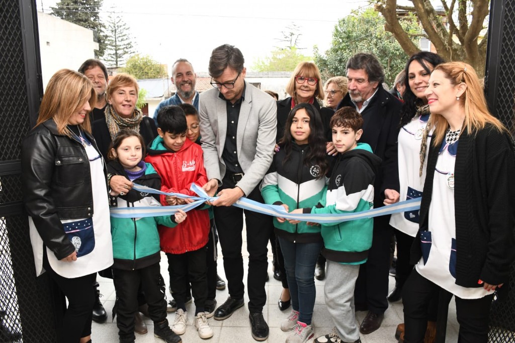 Morón: Ghi y Sileoni inauguraron el nuevo edificio de la Escuela Primaria Nº48 de Castelar sur