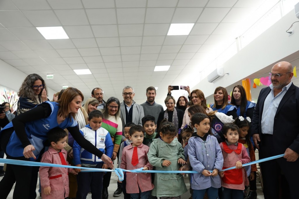 Mercedes: Ustarroz inauguró el nuevo edificio del Jardín de Infantes Nº906 