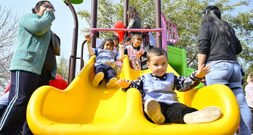Tigre: El Municipio renovó el Jardín N° 943 de General Pacheco con nuevos juegos para niños y niñas